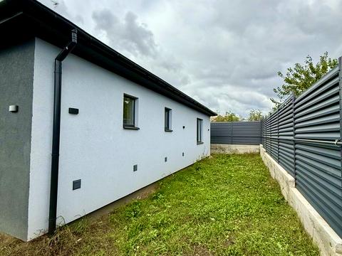 дом по адресу вул. Дачна