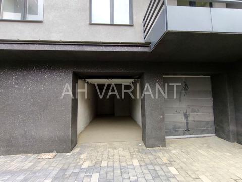 паркомісце за адресою Бориса Тлехаса вул., (Будинок 3)