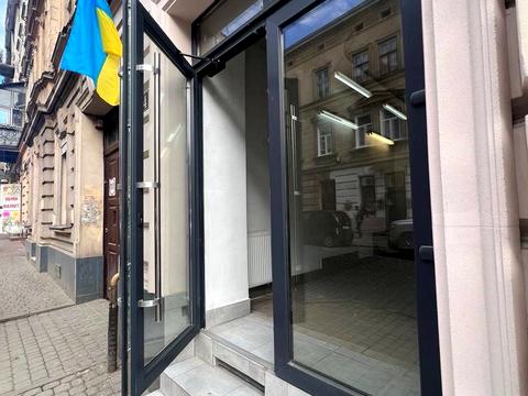 комерційна за адресою Клепарівська вул., 4