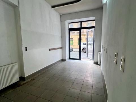 комерційна за адресою Клепарівська вул., 4