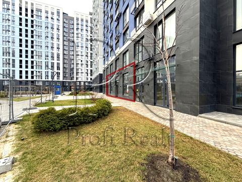 комерційна за адресою Святослава Хороброго вул., 11-Б