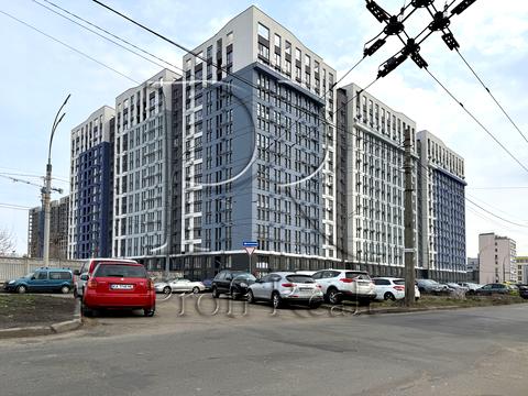 комерційна за адресою Святослава Хороброго вул., 11-Б