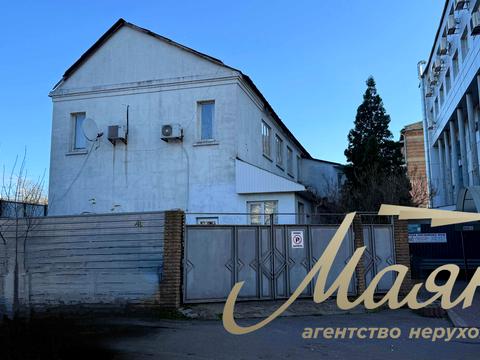 комерційна за адресою Миру просп., 4а