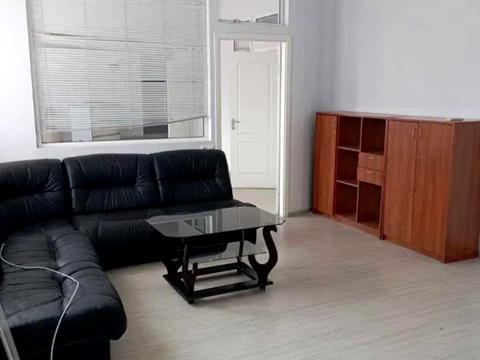 комерційна за адресою Миру просп., 4а