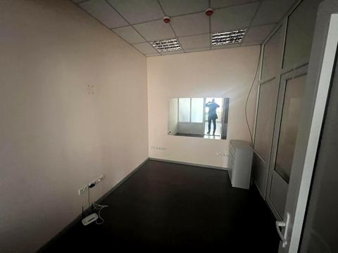 комерційна за адресою Лобановського вул., 13