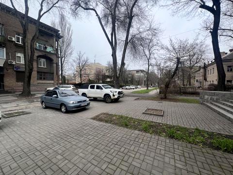 комерційна за адресою Лобановського вул., 13