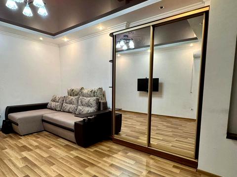 квартира за адресою Гетьмана Івана Мазепи вул. (Топольна), 1