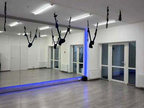 комерційна за адресою Михайла Максимовича вул. (Онуфрія Трутенка), 26-В