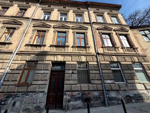 коммерческая по адресу Насыпная ул., 3