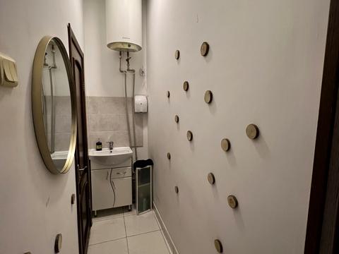 комерційна за адресою Краснова вул., 13