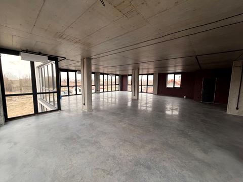 комерційна за адресою Євгена Коновальця вул., 330