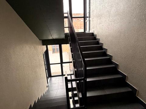 комерційна за адресою Євгена Коновальця вул., 330