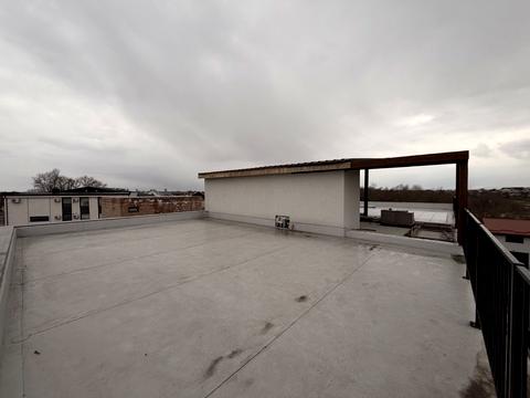 комерційна за адресою Євгена Коновальця вул., 330