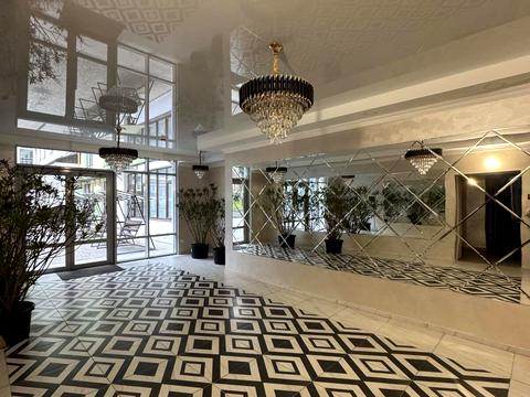 комерційна за адресою Олекси Довбуша вул., 15