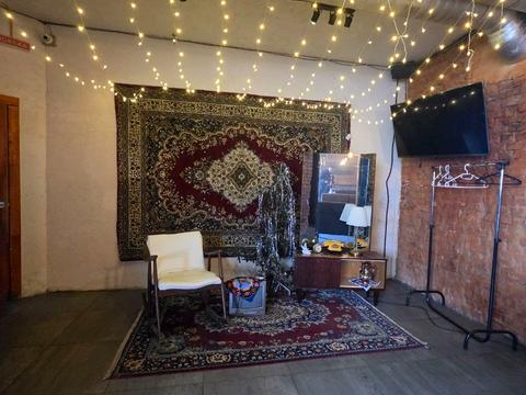 комерційна за адресою Логінова вул., 1