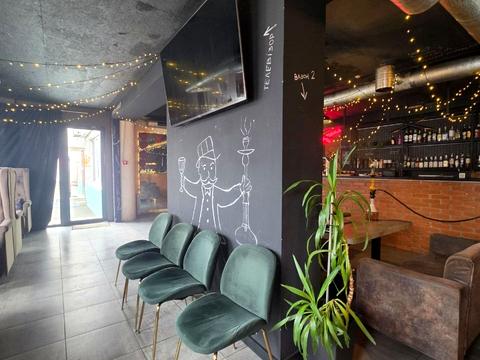 комерційна за адресою Логінова вул., 1