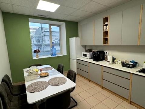 коммерческая по адресу Шелковичная ул., 42