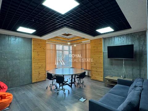 комерційна за адресою Кловський узвіз, 7a