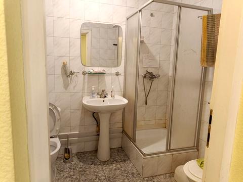 комерційна за адресою Шевченка вул., 18-Б