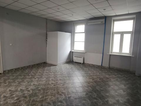 комерційна за адресою Бельведерська вул., 53