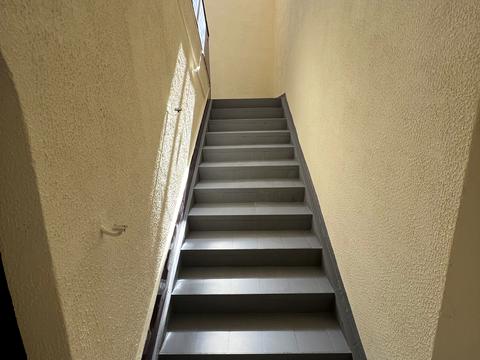 коммерческая по адресу Київська ул., 74а