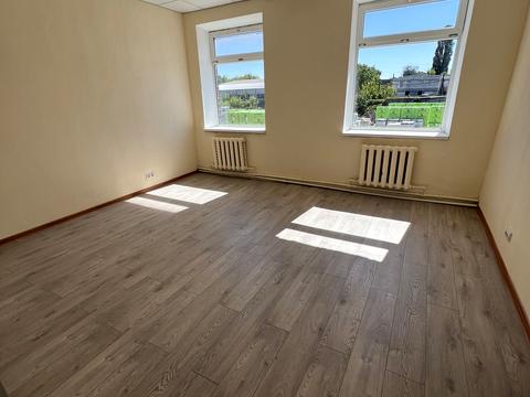 коммерческая по адресу Київська ул., 74а