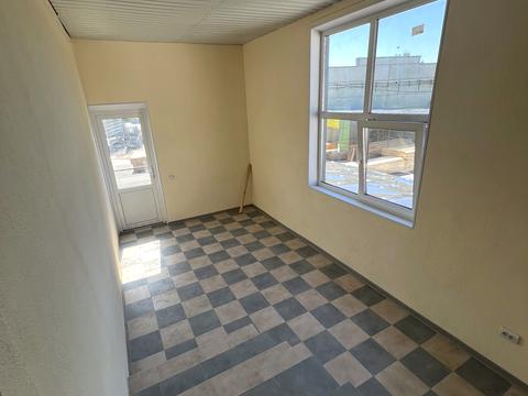 коммерческая по адресу Київська ул., 74а