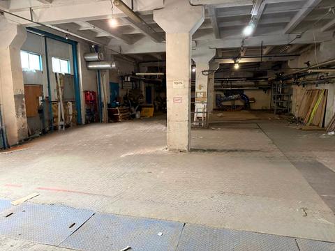 коммерческая по адресу Журналістів ул., 1