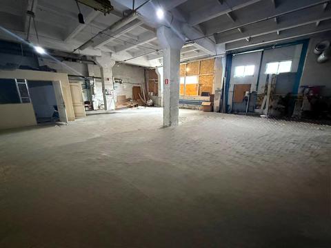 комерційна за адресою Журналістів вул., 1