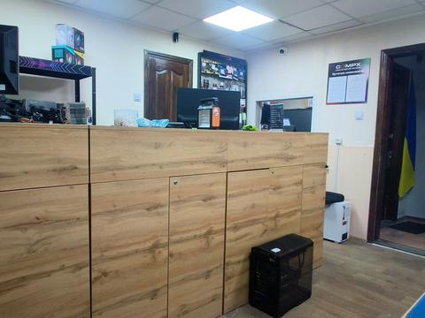 комерційна за адресою Соборності вул. (Жовтнева), 50