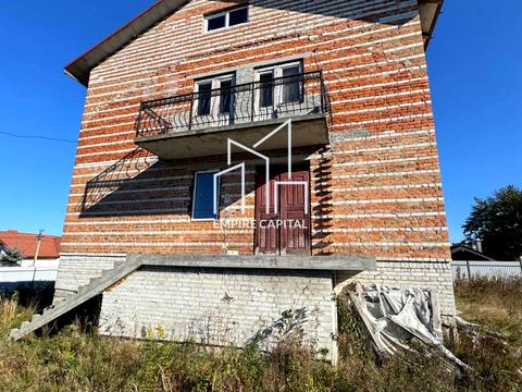 будинок за адресою Романа Шухевича вул.