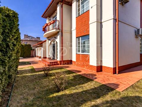 будинок за адресою Райдужна вул.