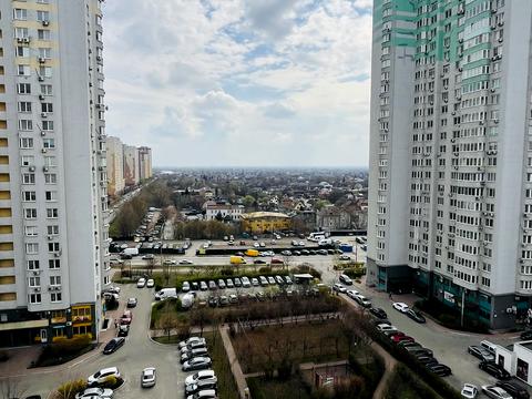 квартира за адресою Миколи Бажана просп., 12