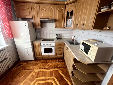 квартира за адресою Анни Ахматової вул., 25