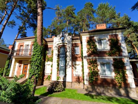 будинок за адресою Лісова вул.