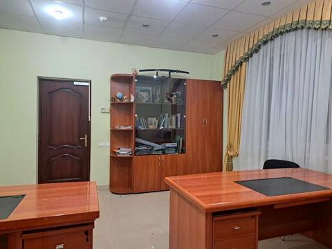 комерційна за адресою Дністерська вул., 8