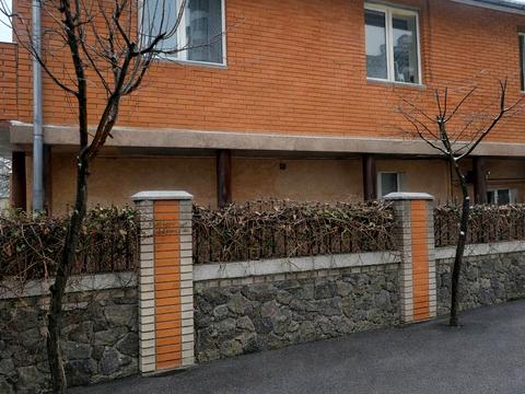 комерційна за адресою Лесі Українки вул., 41