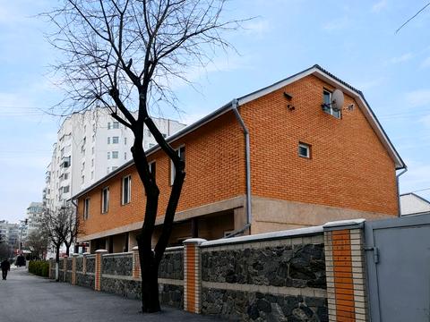 комерційна за адресою Лесі Українки вул., 41