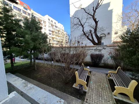 комерційна за адресою Французький бульв., 49А