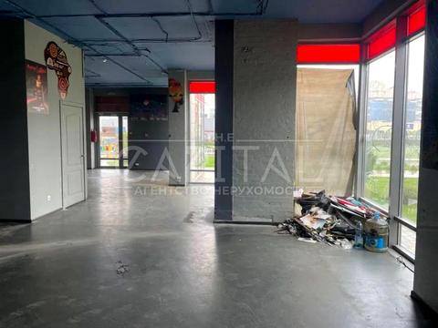 комерційна за адресою Трускавецька вул., 8