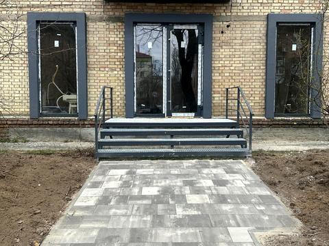 комерційна за адресою Катерини Білокур вул., 1