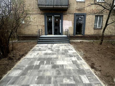 комерційна за адресою Катерини Білокур вул., 1