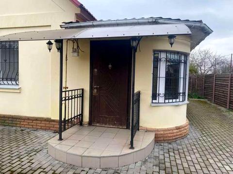будинок за адресою Свято-Покровська вул. (Леніна)