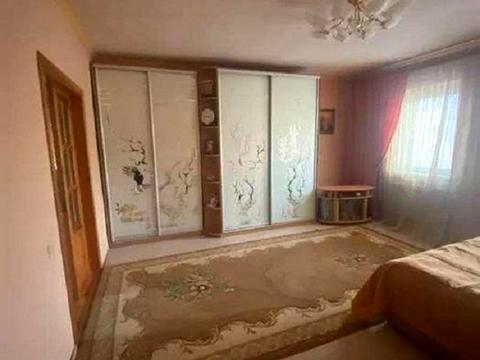 будинок за адресою Свято-Покровська вул. (Леніна)