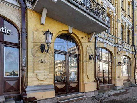 комерційна за адресою Велика Васильківська вул. (Червоноармійська), 1-3/2
