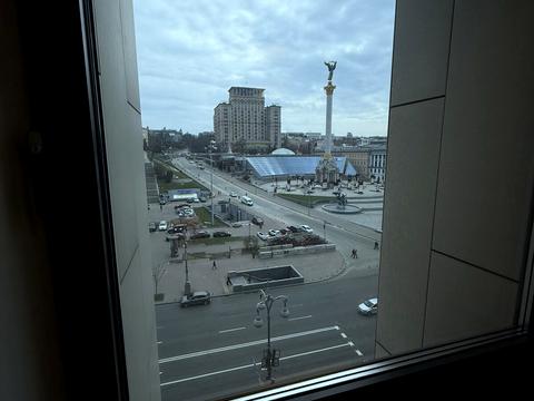 коммерческая по адресу майдан Незалежності пл., 2