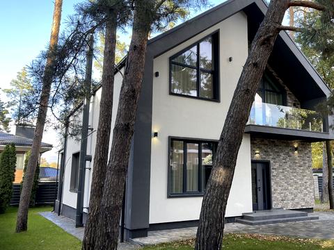 будинок за адресою Набережна вул.