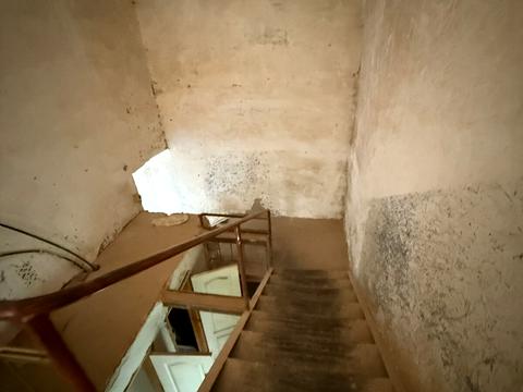 комерційна за адресою Центральна, 10