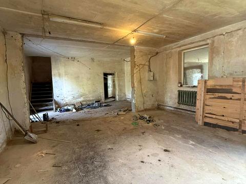 комерційна за адресою Центральна, 10