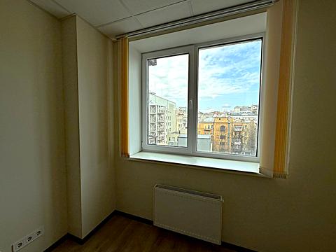 комерційна за адресою майдан Незалежності пл., 2а